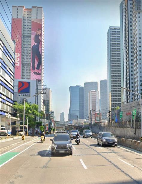 Lot along edsa mandaluyong city .